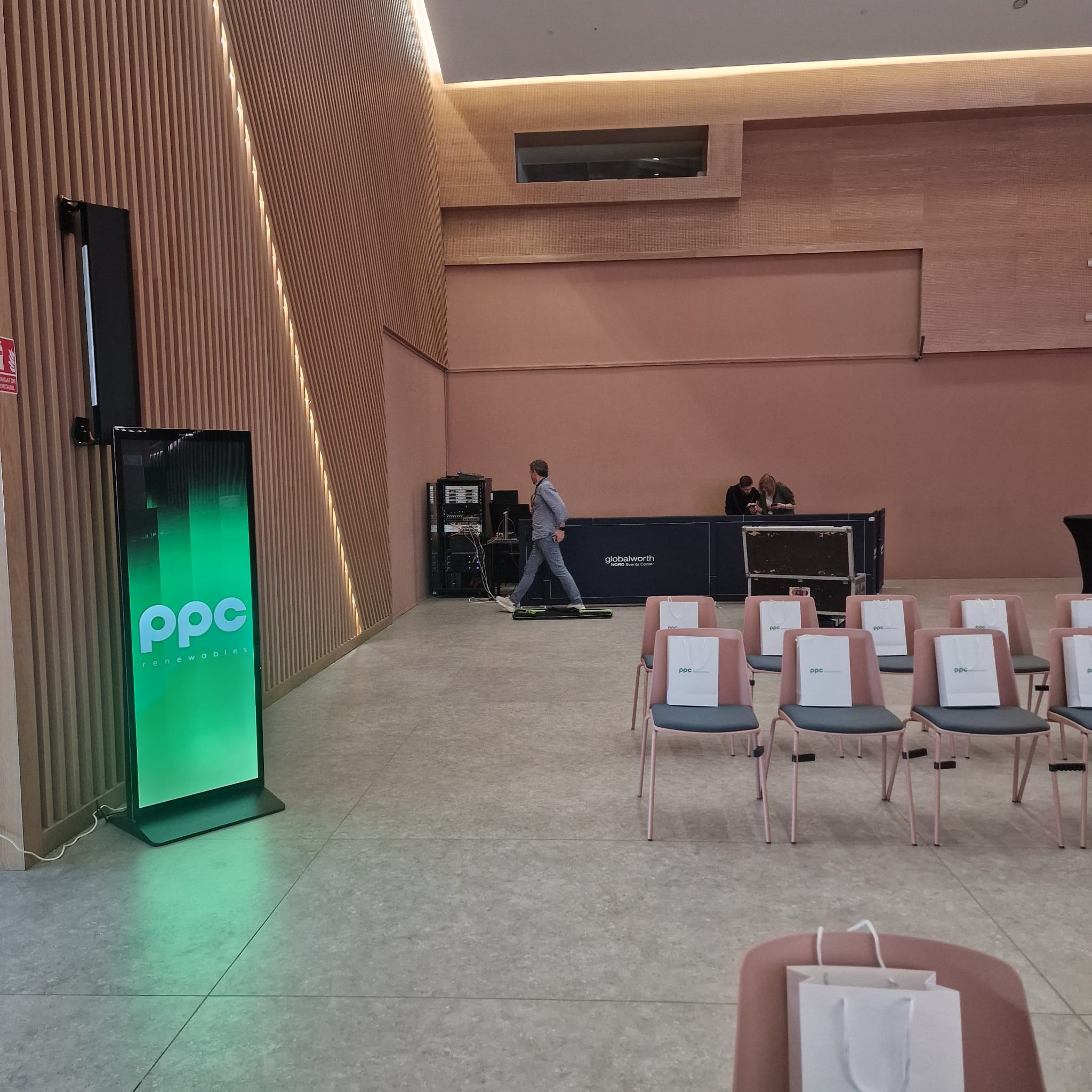 Totemuri 4K de Închiriat — foto 8